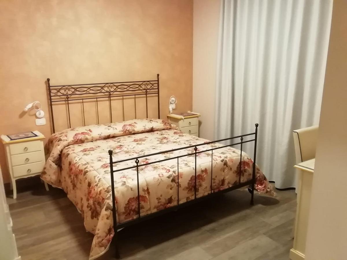 Apartamento Il Roccolo Di Valcerasa Treia Exterior foto